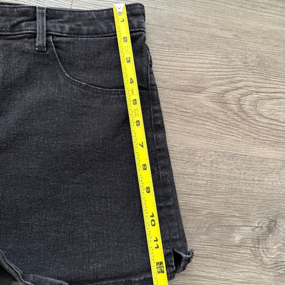 H&M Black Stretch Denim Shorts High Waist — Soft, Comfy & Flattering - Picture 5 of 5
